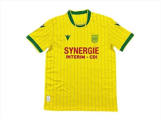 Nantes 2025/2026 domaci dres