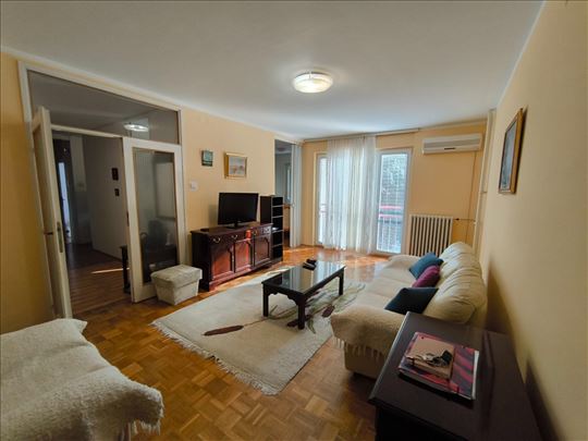 Blok 61, odličan 2.5 namešten stan
