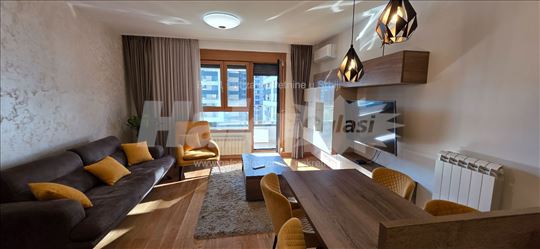 Dvosoban stan za izdavanje, 61 m² i garažno mesto,
