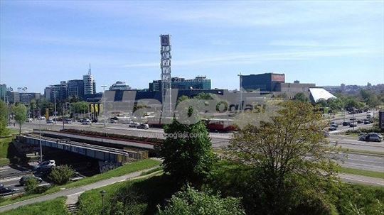 Izdajem kancelarijski prostor u bloku 23