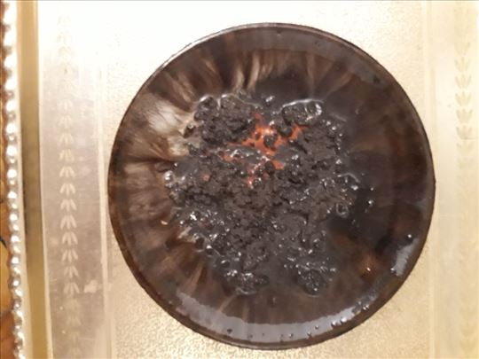 Prodajem tanjir od vulkanske lave