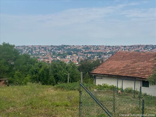 Resnik, plac 16 ari, kuća 150 m2