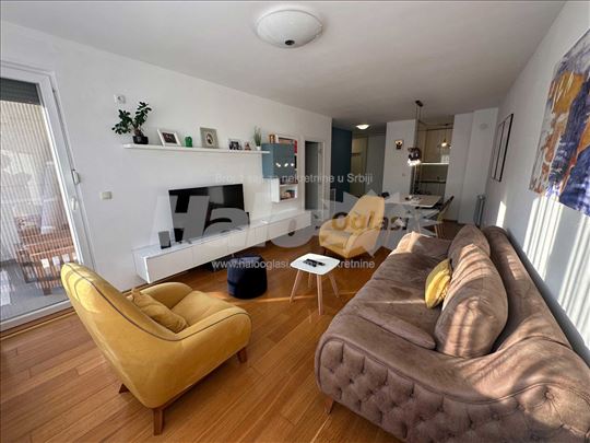 Uknjižen, namešten stan na Karaburmi 60m2