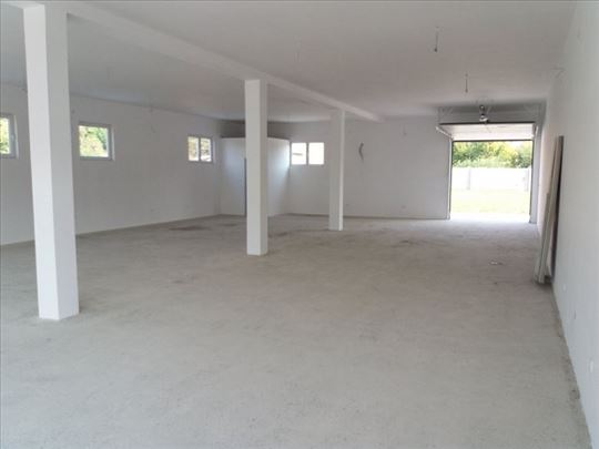 Altina magacin 400m2 