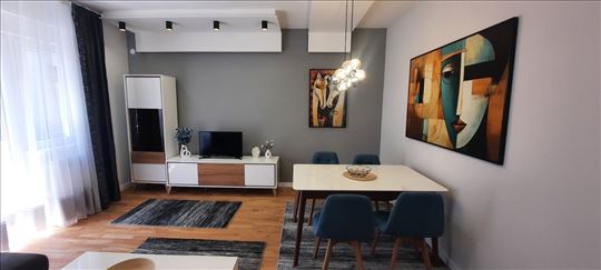 Centar 72m2 četvorosoban