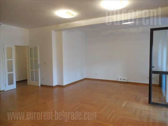 ID#11580, Izdavanje, Stan, Crveni krst, 204 m2