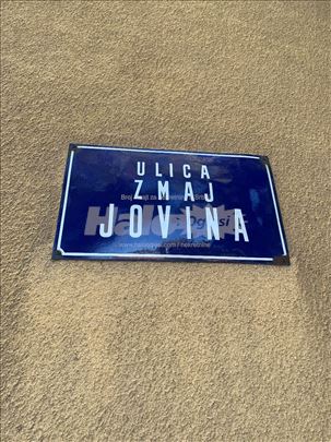Kuca u Zmaj Jovinoj, Zelena pijaca, top lokacija