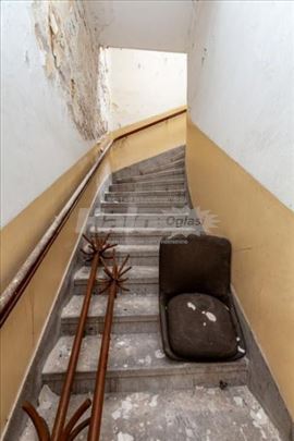 Prodajem poslovno stambeni objekat 440m2 x 2