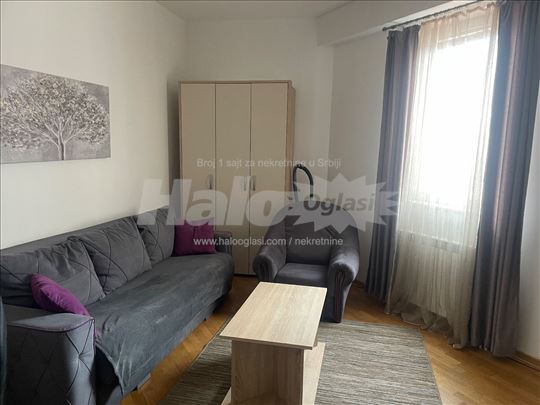 Stan 40 m2  Vracar kod Hram Sv Save 
