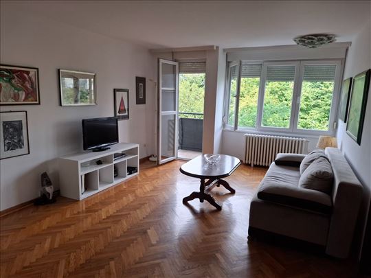 Veliki trosoban stan u blizini fontane na Novom Be