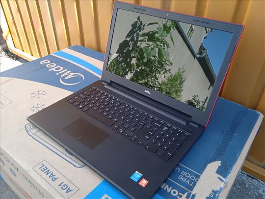 Dell Inspiron 15.6" Intel Pentium 3805U SSD 240GB