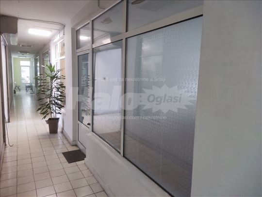 Izdajen Lokal Trzni centar Konjarnik