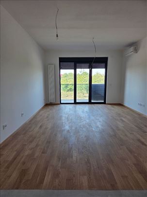 Kosa Kvart, nov trosoban, garaža opciono