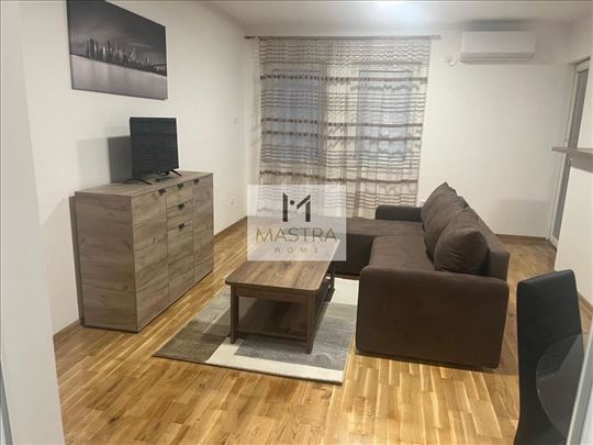 Lux, Braće Jerković, Jovana Deretića, 50m2 2.0