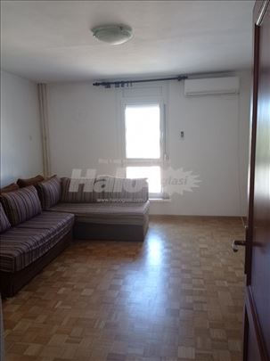 Novi Beograd Blok 72 dvoiposoban stan