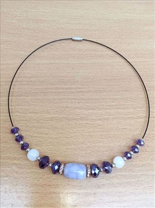 Ogrlica poludrago kamenje kristali