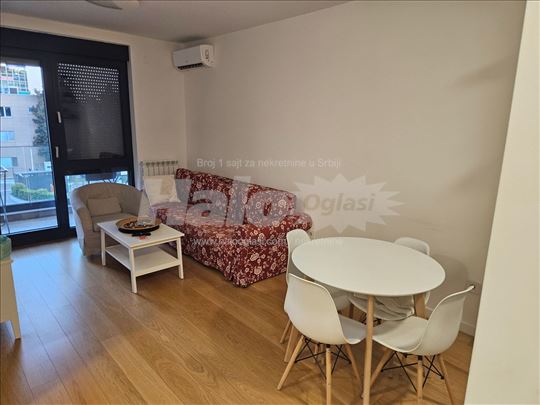 Potpuno namešten stan 42m2 