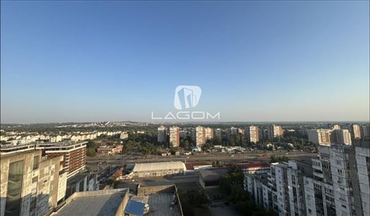 Blok 61, 108m2 sa velikom terasom 34m2, potencijal