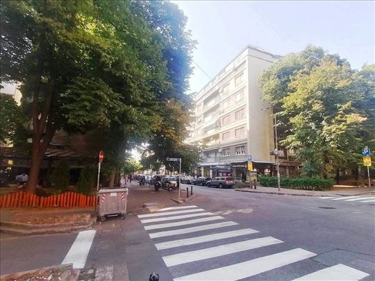 Perfektan stan u srcu Vračara, Njegoševa, Lovac