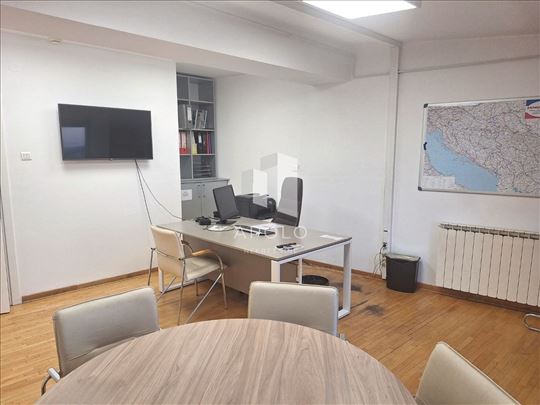  poslovni prostor 400m2  na Starom Gradu 