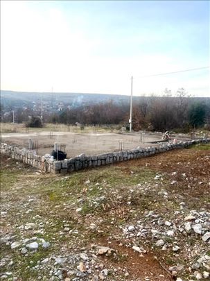 Prodajem plac od 1478m2 u Podgorici