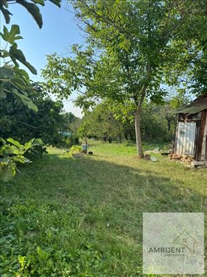 Stojnik – renovirana kuća 71 m² + ukupno 24 ara pl