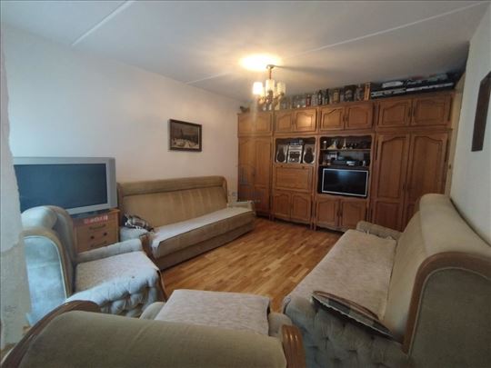 Višnjički venac, 47 m2