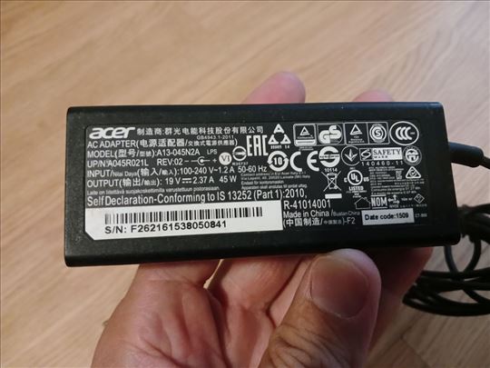 Acer laptop punjac adapter 19v