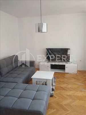 Izdaje se dvosoban stan kod Kičeva, 49m2