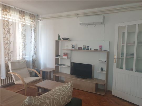 Novi Sad centar dvoiposoban stan 45m2 Hitno!