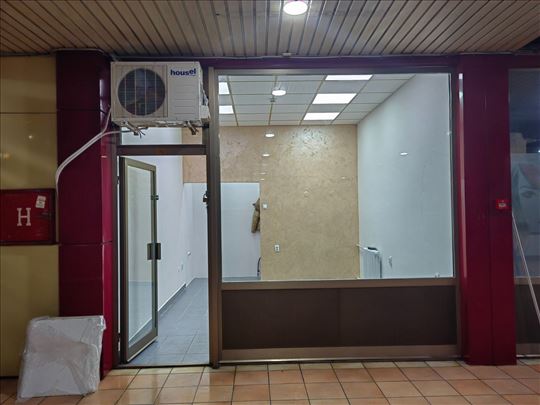 Odličan u Enjubu, PR, Bl.45, 18M2- Отлично в Бл.45