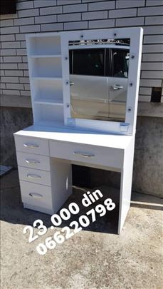 Ogledalo za šminkanje sa stolom