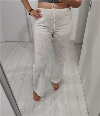 Zara bele cipkane pantalone vel. M 