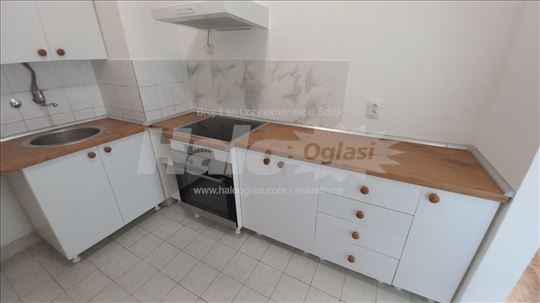 Dvosoban 62 kvm prazan odmah useljiv