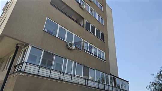 Dvostran, parking, polunamešten