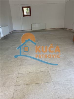 Izdaje se odličan lokal kod hotela Tami, 46m2