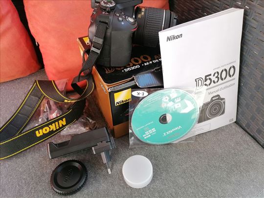 Nikon D5300 sa obj. 18-55 4479 okidanja