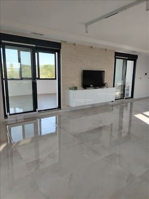 Odličan, nov  poslovni prostor - Višnjica, 270m2