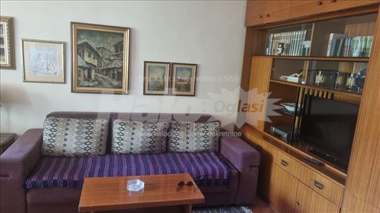 Odlična lokacija, funkcionalan stan, VLASNIK