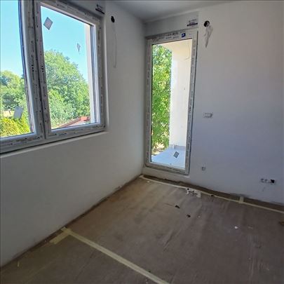 Zemun centar 2.5 54m2 useljiv