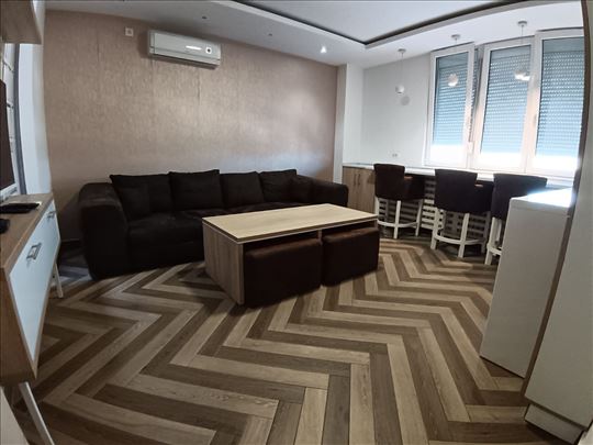 Centar, dvoiposoban stan od 38m2.