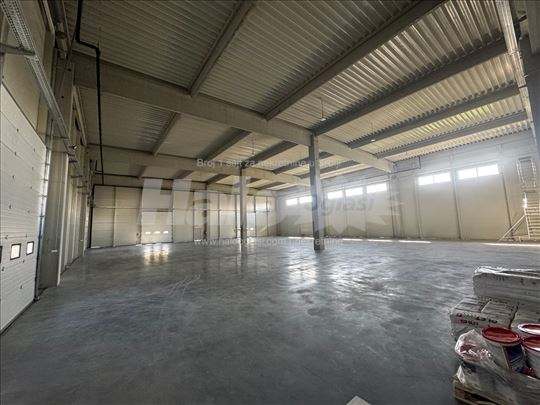 Poslovni objekat magacim 1550m2