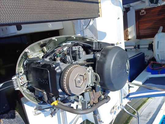 Vanbrodski motor HONDA 25 BF