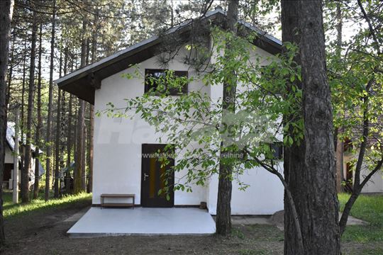 Vikendica Divcibare- centar, u borovoj sumi