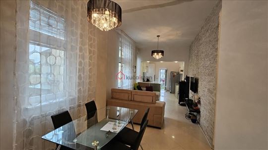 Charming Flat with 2 Terraces, City Center