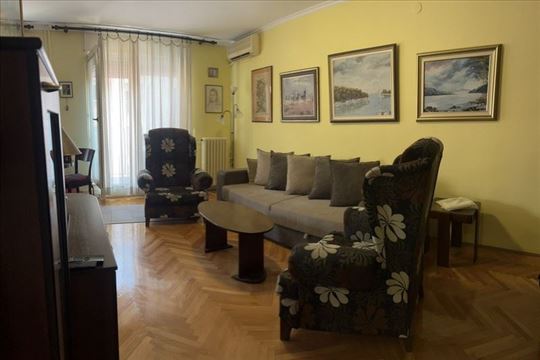 Đeram pijaca,  2.0, namešten