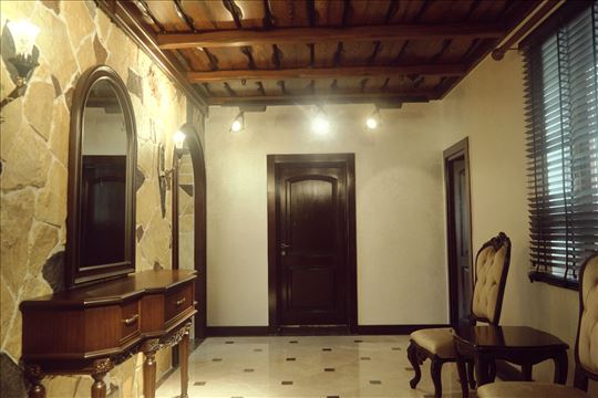 Ekskluzivna, luksuzna kuća na Dedinju