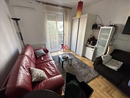 Garsonjera - 27m2 - Nova Detelinara