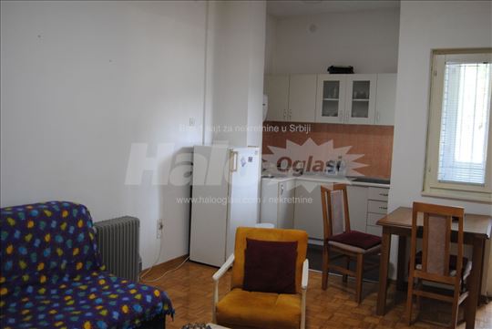 Garsonjera u Kragujevcu