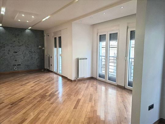 Hadži Đerina 120 m2, 4-soban lux stan sa garažom